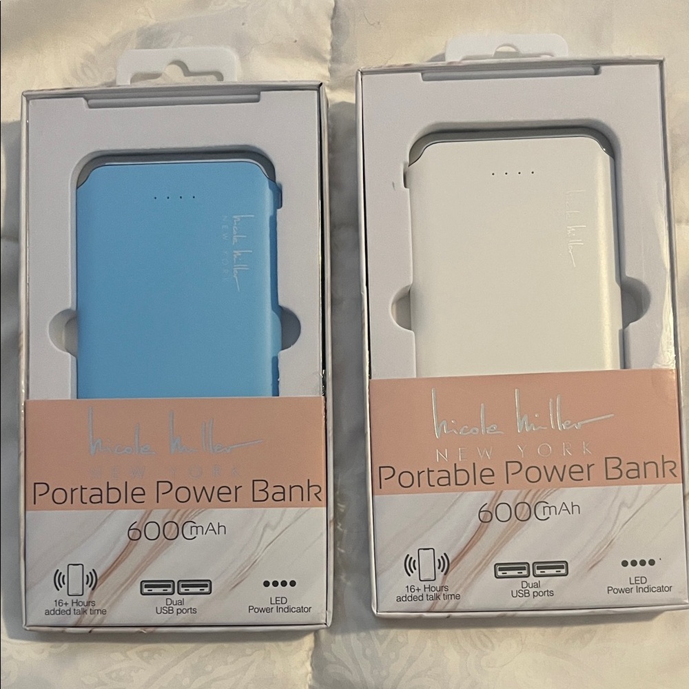 Nicole Miller Dual USB Power Bank - Blue and White
Buy one or both